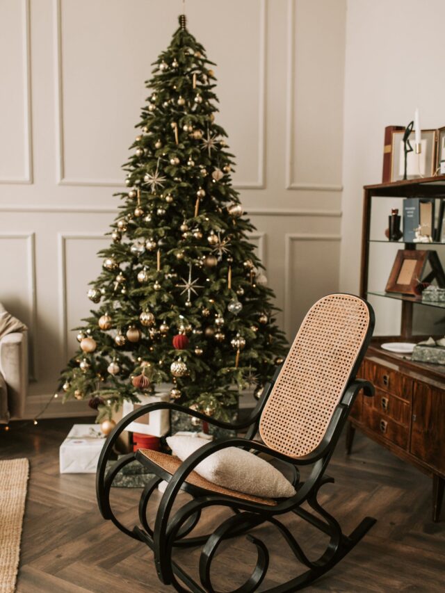 10 Outdated Holiday Decorating Trends to Skip This Year